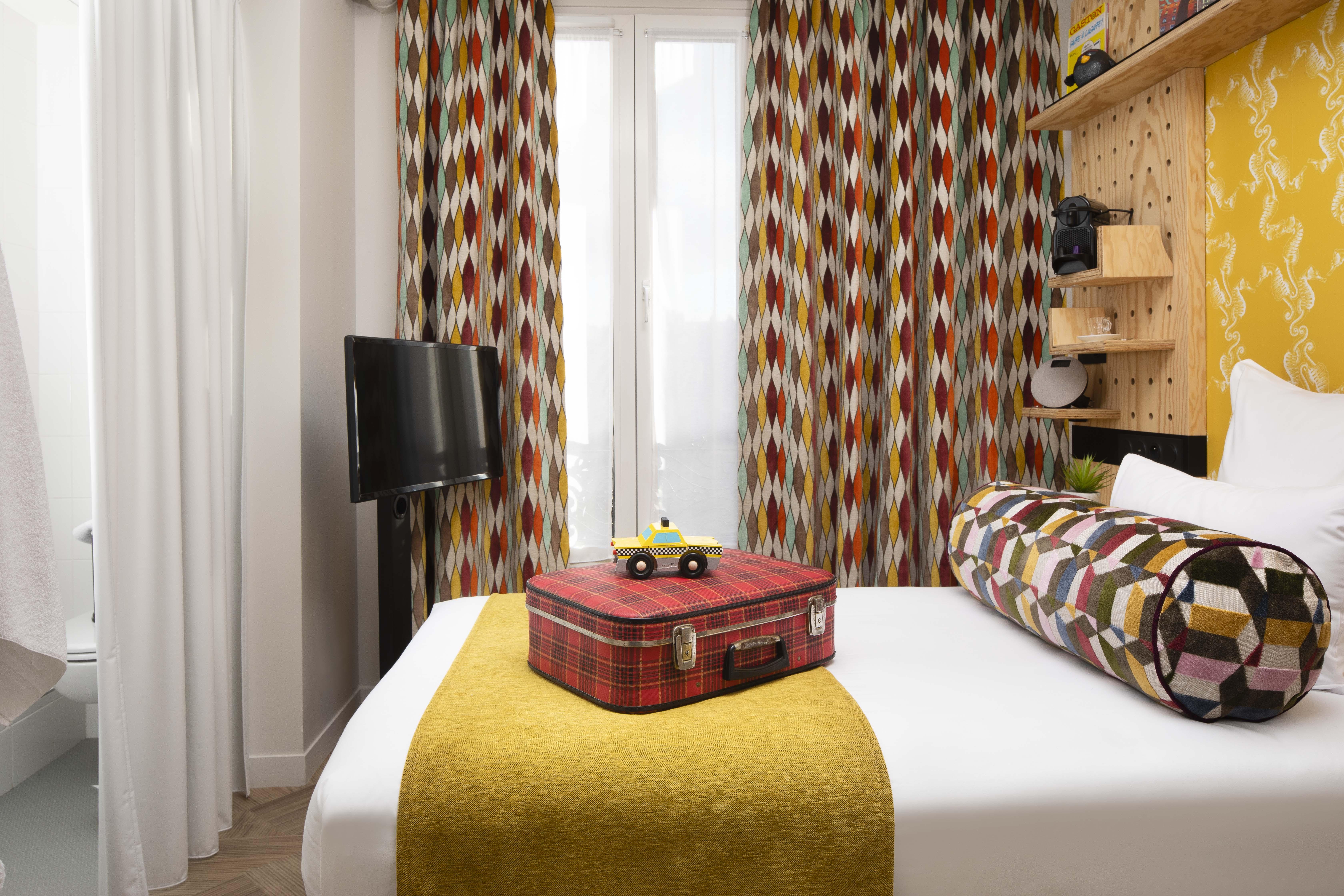 Hotel Locomo - Gare De Lyon Bastille Paris Bagian luar foto